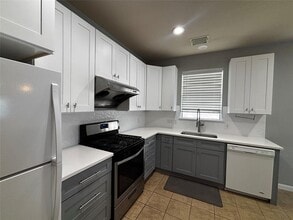 2212 Buffalo Tundra Dr in Austin, TX - Building Photo - Building Photo