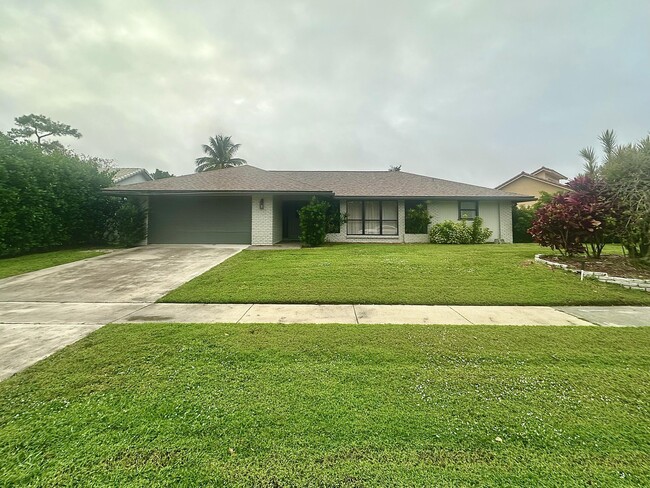 13987 Columbine Ave in Wellington, FL - Building Photo - Building Photo