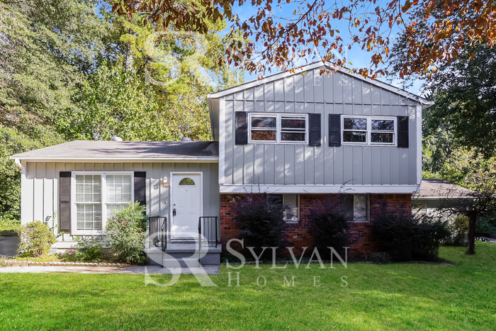 3299 Creatwood Trail SE in Smyrna, GA - Foto de edificio