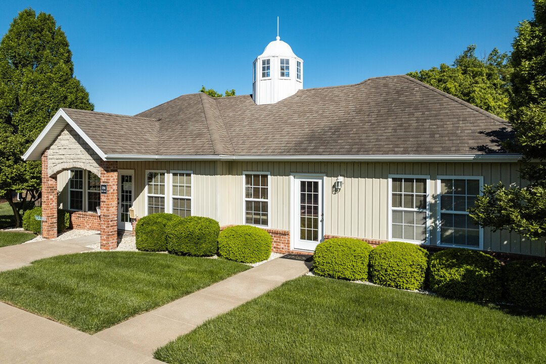 Autumn Corners at Copper Leaf in Nixa, MO - Building Photo