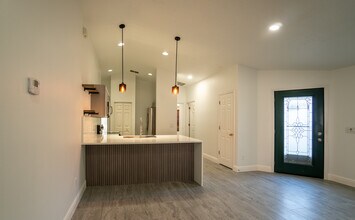 1903 Seatonham St in Winter Garden, FL - Building Photo - Building Photo