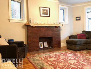 930 W Gunnison St, Unit 1 in Chicago, IL - Foto de edificio - Building Photo