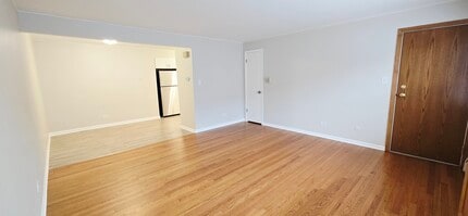 5927-5929 W 63rd St in Chicago, IL - Foto de edificio - Building Photo