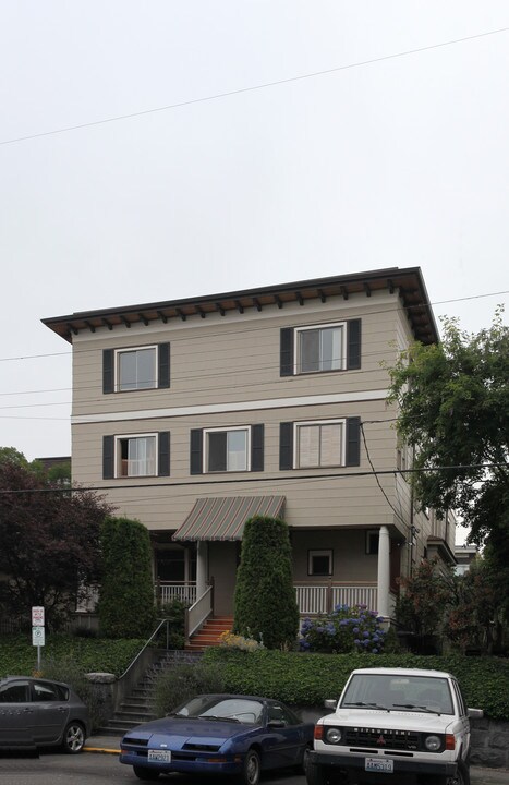 1716 Belmont Ave in Seattle, WA - Building Photo