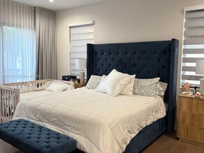 8273 NW 47th Terrace in Doral, FL - Building Photo - Building Photo