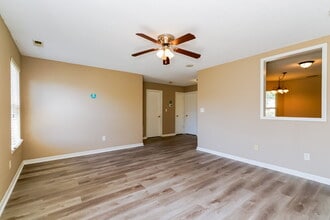 7621 Blue Willow Dr in Indianapolis, IN - Building Photo - Building Photo