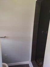 905 E Powhatan Ave in Tampa, FL - Building Photo - Building Photo