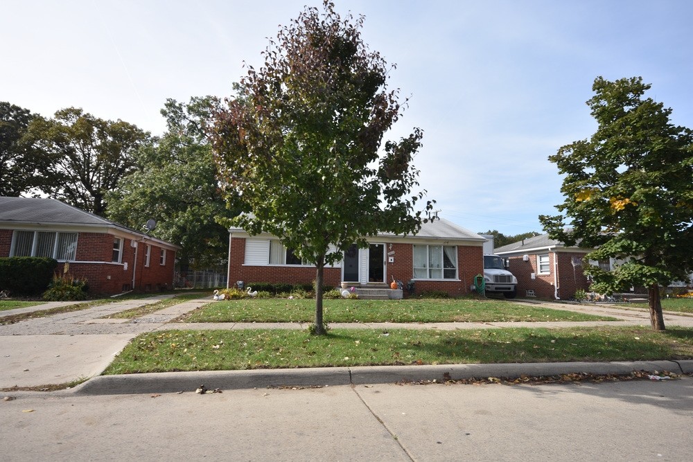 Green View Condos in Westland, MI - Building Photo