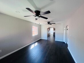 6229 Cedar St in Huntington Park, CA - Building Photo - Building Photo