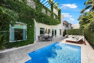 1898 S Miami Ave in Miami, FL - Building Photo