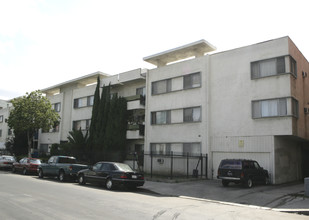 830 S Westlake Ave in Los Angeles, CA - Building Photo - Building Photo