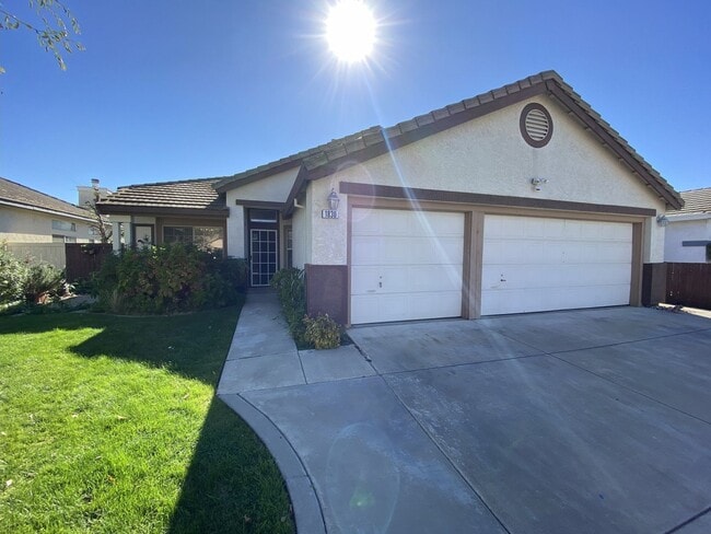 1830 Tennis Ln in Tracy, CA - Building Photo - Building Photo