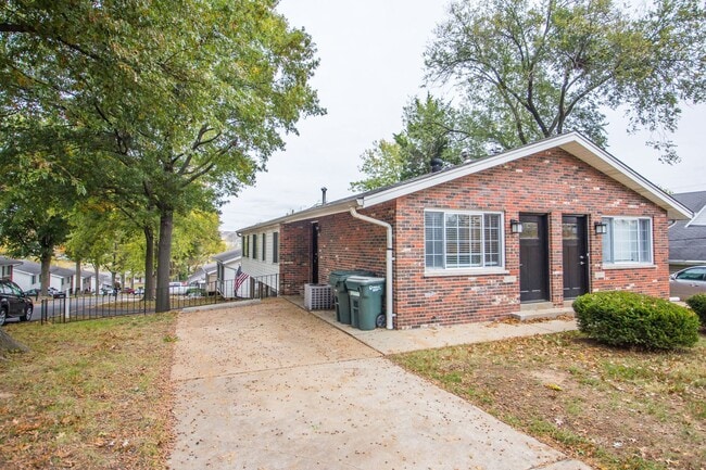 2392 Ridgecrest Dr in Arnold, MO - Building Photo - Building Photo