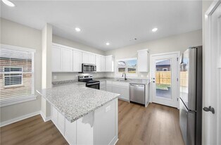 603 Cosmos St in Centerton, AR - Building Photo