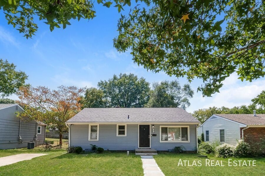 9 W 89 Terrace in Kansas City, MO - Building Photo