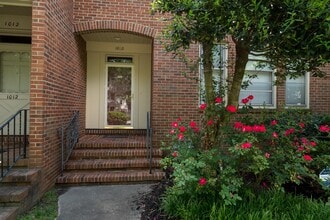 1010 Colonial Ave in Norfolk, VA - Building Photo - Building Photo