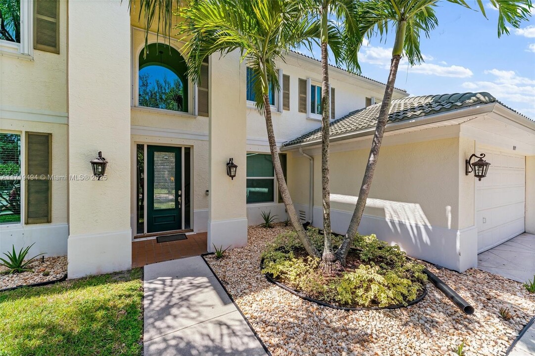 1019 Egret Cir N in Jupiter, FL - Building Photo