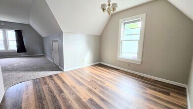 2817 N Cramer St, Unit 2817A in Milwaukee, WI - Building Photo - Building Photo