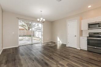 11117 Newbridge Dr in Riverview, FL - Building Photo - Building Photo