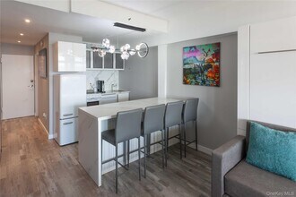 250 Shore Rd in Long Beach, NY - Building Photo - Building Photo