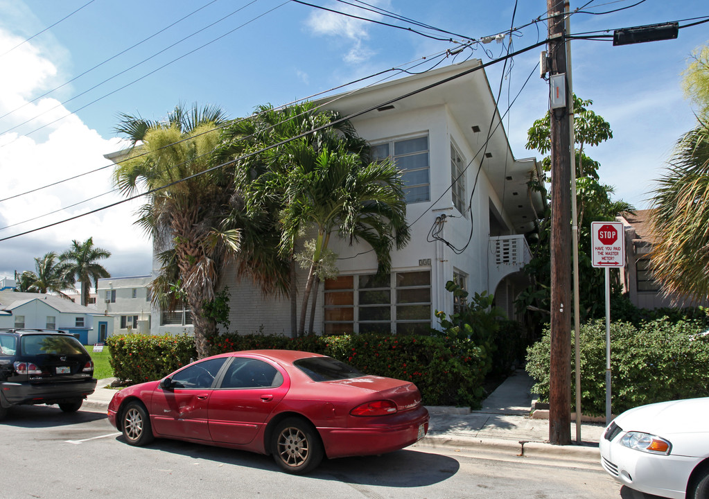 331 Jackson St in Hollywood, FL - Building Photo