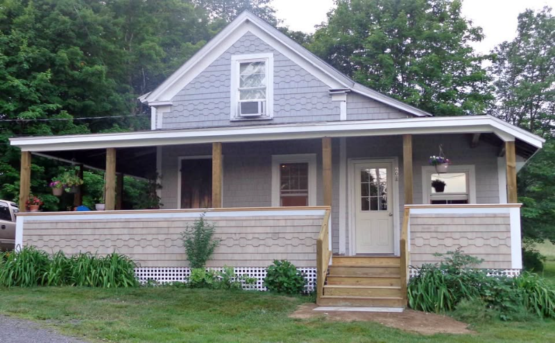 60 Northeast Rd in Standish, ME - Foto de edificio
