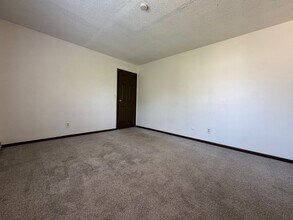 114 W 43rd St in Sioux Falls, SD - Building Photo - Building Photo