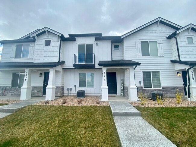 property at 3933 Orinda Dr