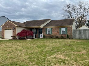 1312 Nesbitt Dr in Virginia Beach, VA - Foto de edificio - Building Photo