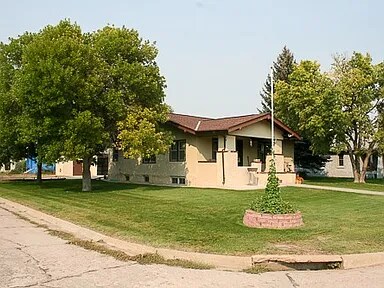 300 E 5th St in Gordon, NE - Foto de edificio - Building Photo