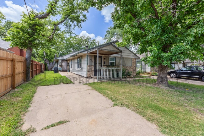 property at 1753 N Woodrow Ct