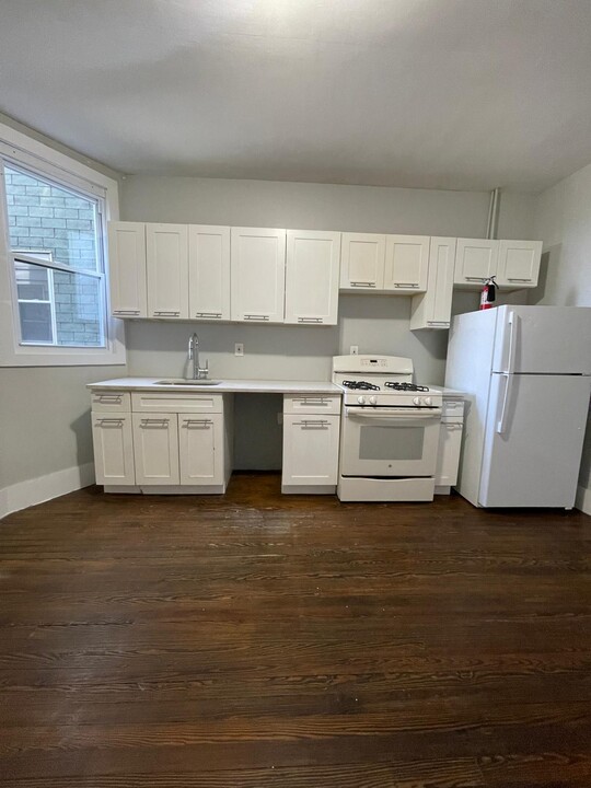 230 Liberty Ave, Unit 2R in Jersey City, NJ - Building Photo