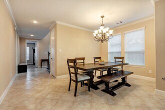 18418 Hounds Lake Dr in New Caney, TX - Foto de edificio - Building Photo