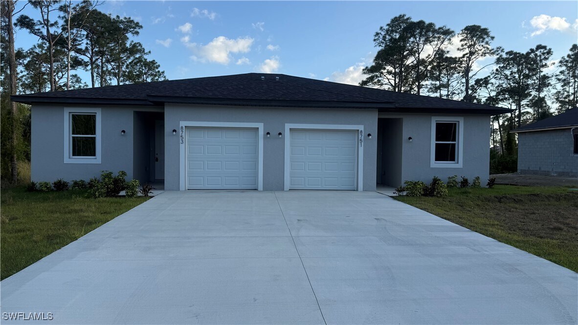 8751-8753 Buckingham Rd in Ft. Myers, FL - Building Photo