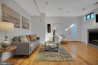 2106 10th St NW in Washington, DC - Building Photo - Building Photo