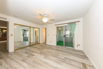 2953 Manzanita Way in Hemet, CA - Building Photo - Building Photo