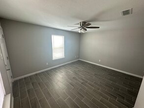 101 Rockwell Way, Unit 2 in Del Rio, TX - Foto de edificio - Building Photo