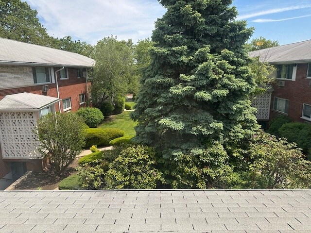 1319 Anderson Ave, Unit 16 in Fort Lee, NJ - Building Photo