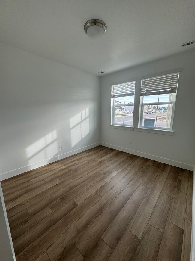 6893 N Isaiah Ave in Meridian, ID - Building Photo - Building Photo