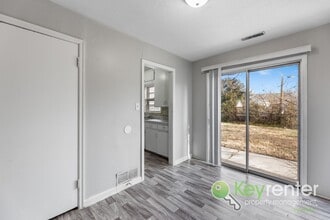 1562 N Pershing Ave in Wichita, KS - Building Photo - Building Photo