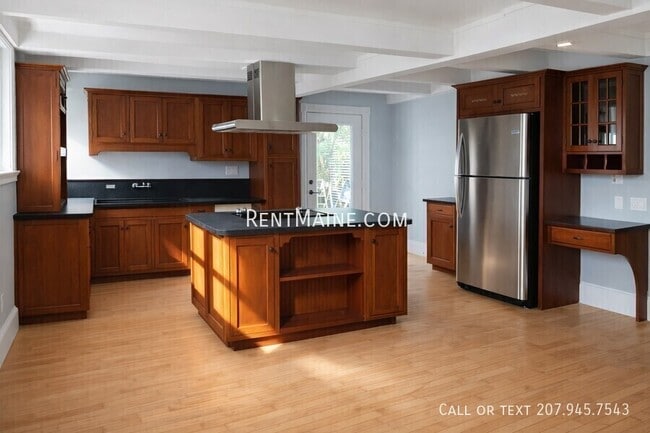 25 High St in Old Town, ME - Building Photo - Building Photo