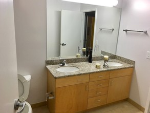 1007 41st St, Unit 211 in Oakland, CA - Building Photo - Building Photo