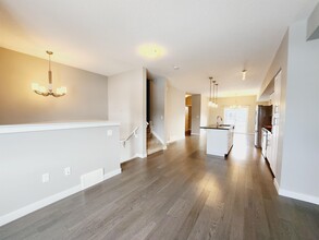 1480 Watt Dr SW in Edmonton, AB - Building Photo - Building Photo