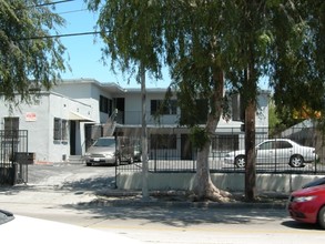 8708 S Hoover St in Los Angeles, CA - Building Photo - Building Photo