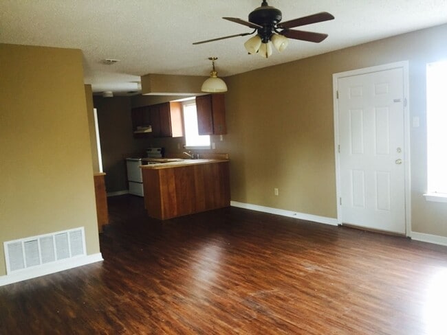 2106 Lee St in Longview, TX - Building Photo - Building Photo