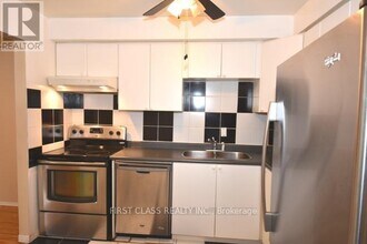 68 Sawdon Dr in Whitby, ON - Building Photo - Building Photo