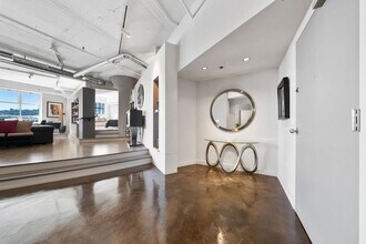 1314 NW Irving St in Portland, OR - Building Photo - Building Photo