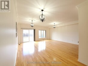 12 Alvarado Ave in Richmond Hill, ON - Building Photo - Building Photo