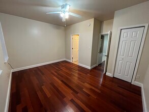 2135 S 5th St, Unit 2nd Fl in Philadelphia, PA - Foto de edificio - Building Photo