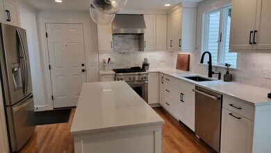 35 Bay State Rd in Wellesley, MA - Building Photo - Building Photo